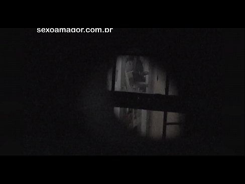 ❤️ Si Blondie sekretong nakuhaan og video sa usa ka voyeur sa kasilinganan nga gitago sa luyo sa mga haw-ang nga tisa ❤️❌ Porno sa amon ☑